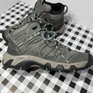 KEEN Women’s Hiking Boots Size 6 Gray Waterproof Trail Outdoor